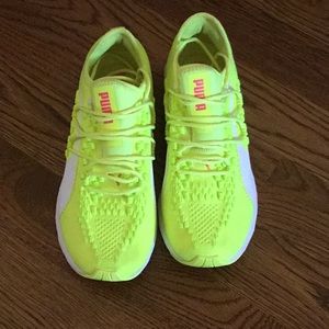 Puma Shoes: Size 10